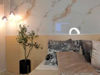 leathompson1 camsoda stream image