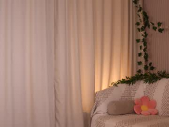 little_poetry chaturbate stream image