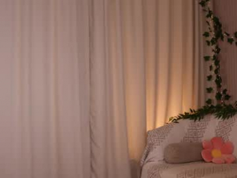 little_poetry chaturbate stream image