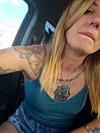 SheIsSomething stripchat stream image