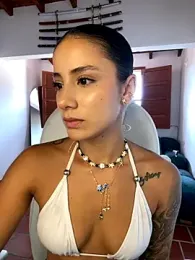 Ale_Lewis stripchat stream image