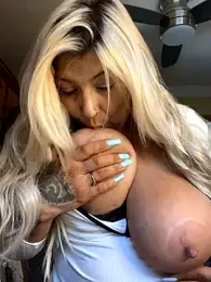 LittleMissEeve stripchat stream image