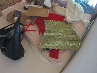 voyeurcam-julmodels-whitebed-1 camsoda stream image