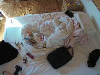 voyeurcam-julmodels-whitebed-3 camsoda stream image