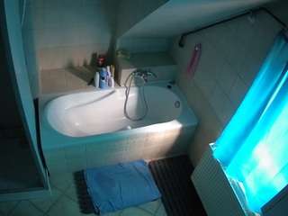 voyeurcam-julmodels-bath-2nd-1 camsoda stream image