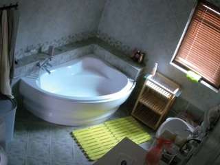 voyeurcam-julmodels-bath-1st-2 camsoda stream image