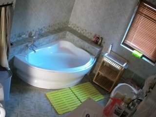 voyeurcam-julmodels-bath-1st-2 camsoda stream image