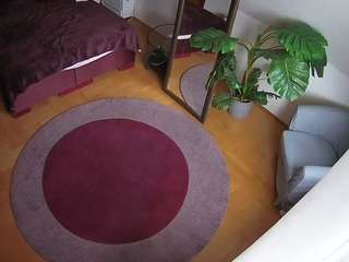 voyeurcam-julmodels-whitebed-5 camsoda stream image