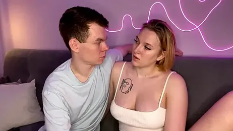 julielourens stripchat stream image