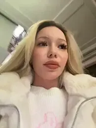 babydolll stripchat stream image