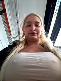 Milkyy_wway stripchat stream image