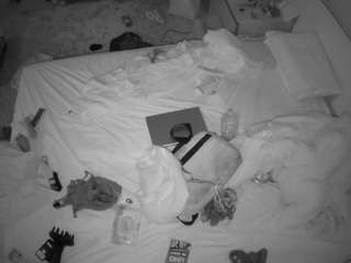 voyeurcam-julmodels-whitebed-3 camsoda stream image