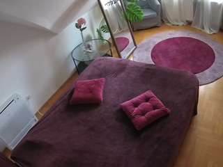 voyeurcam-julmodels-whitebed-4 camsoda stream image