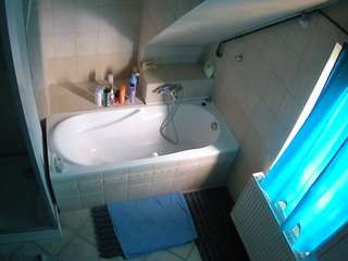 voyeurcam-julmodels-bath-2nd-1 camsoda stream image