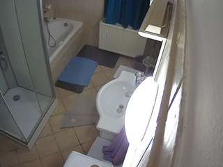 voyeurcam-julmodels-bath-2nd-2 camsoda stream image