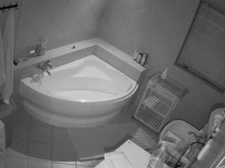 voyeurcam-julmodels-bath-1st-2 camsoda stream image