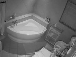 voyeurcam-julmodels-bath-1st-2 camsoda stream image