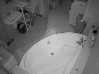 voyeurcam-julmodels-bath-1st-1 camsoda stream image