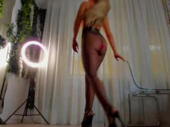 zinasquirts chaturbate stream image