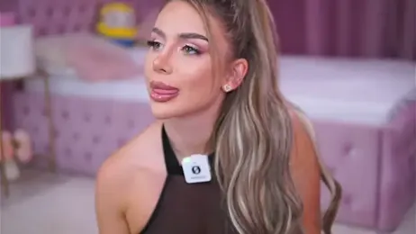 AshleySinn stripchat stream image