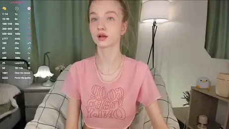 DreamyGleam stripchat stream image