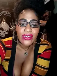 AmazonianMistress stripchat stream image