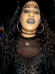 AmazonianMistress stripchat stream image