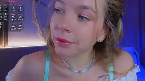 milly_shy stripchat stream image