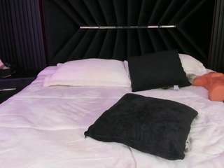 atinxnaugthy camsoda stream image