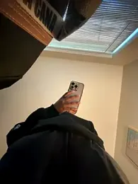 Your_Paris stripchat stream image