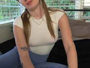 emma_ruby chaturbate stream image