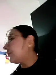 You-kitty2025 stripchat stream image