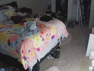 voyeurcam-house-charleys-room camsoda stream image