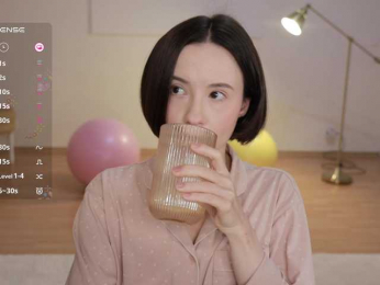 MissEssie bongacams stream image