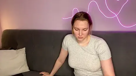 julielourens stripchat stream image