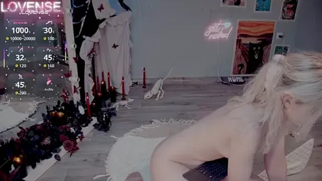 Careful_i_bite stripchat stream image