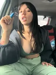 JulliaVegas stripchat stream image