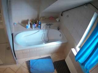 voyeurcam-julmodels-bath-2nd-1 camsoda stream image