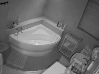 voyeurcam-julmodels-bath-1st-2 camsoda stream image