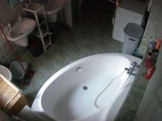voyeurcam-julmodels-bath-1st-1 camsoda stream image