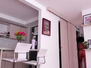 karlyee camsoda stream image