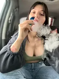 JulliaVegas stripchat stream image