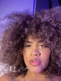 riri_brunnete stripchat stream image