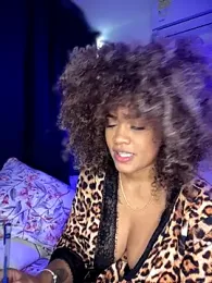 riri_brunnete stripchat stream image