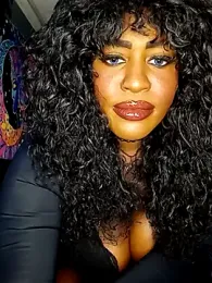 AmazonianMistress stripchat stream image