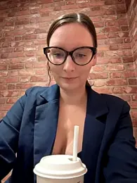 The_Snowwhitee stripchat stream image