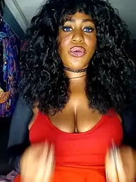 AmazonianMistress stripchat stream image