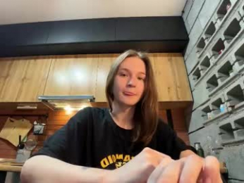 nloraaa chaturbate stream image