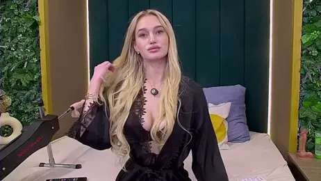 KristinaDane stripchat stream image