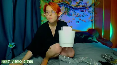 TrickyKitsune stripchat stream image, 04.12.2025 13:20